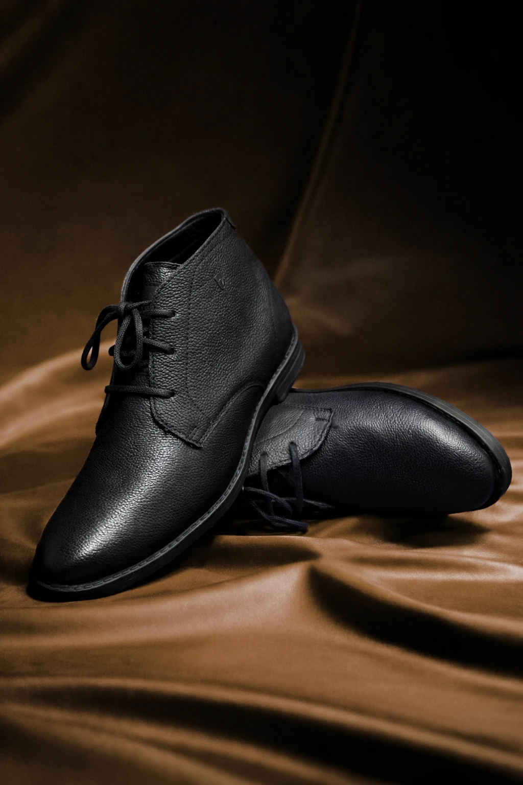 THE GRANDEUR leather boots, detail view
